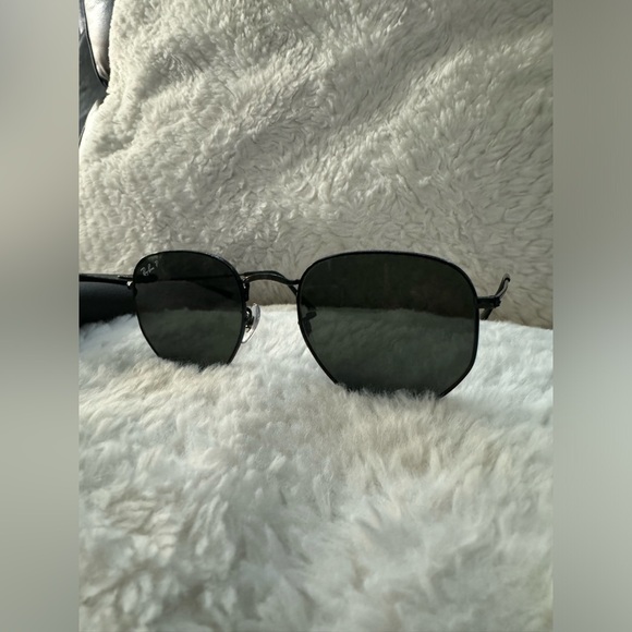 Ray-Ban Hexagonal Flat Lense Sunglasses in black! - Picture 2 of 3